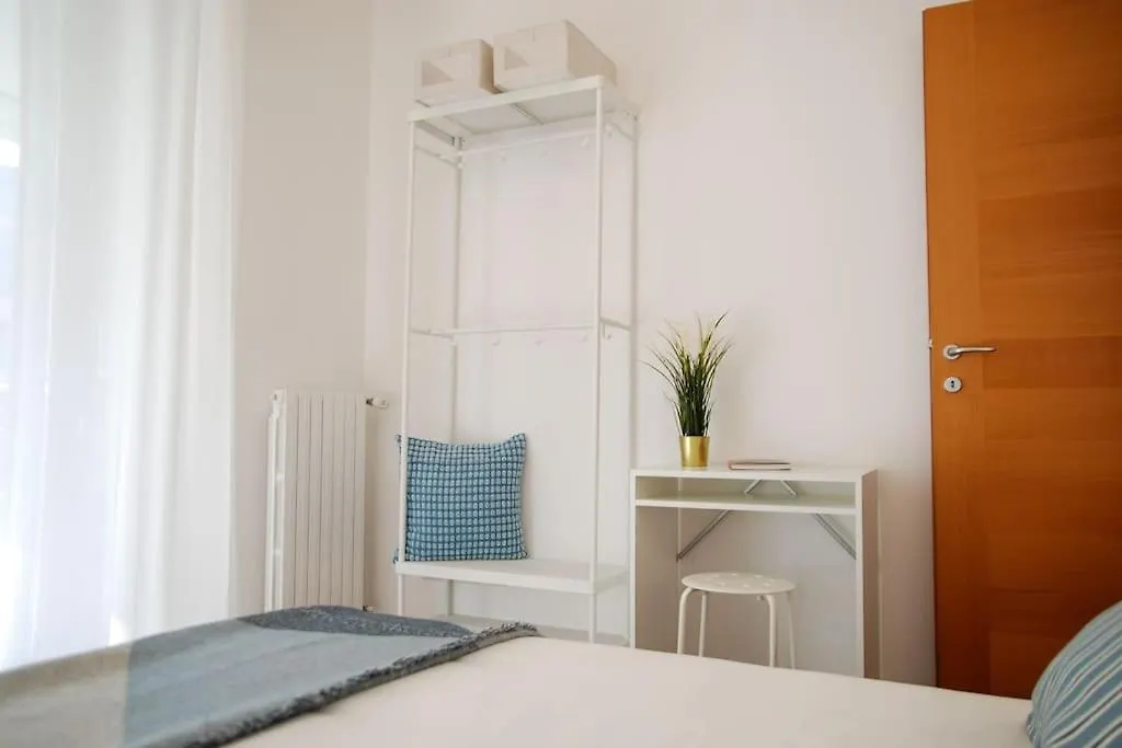 Home & Pet - Milano Trilocale Promenade Santa Giulia 0*, Milan